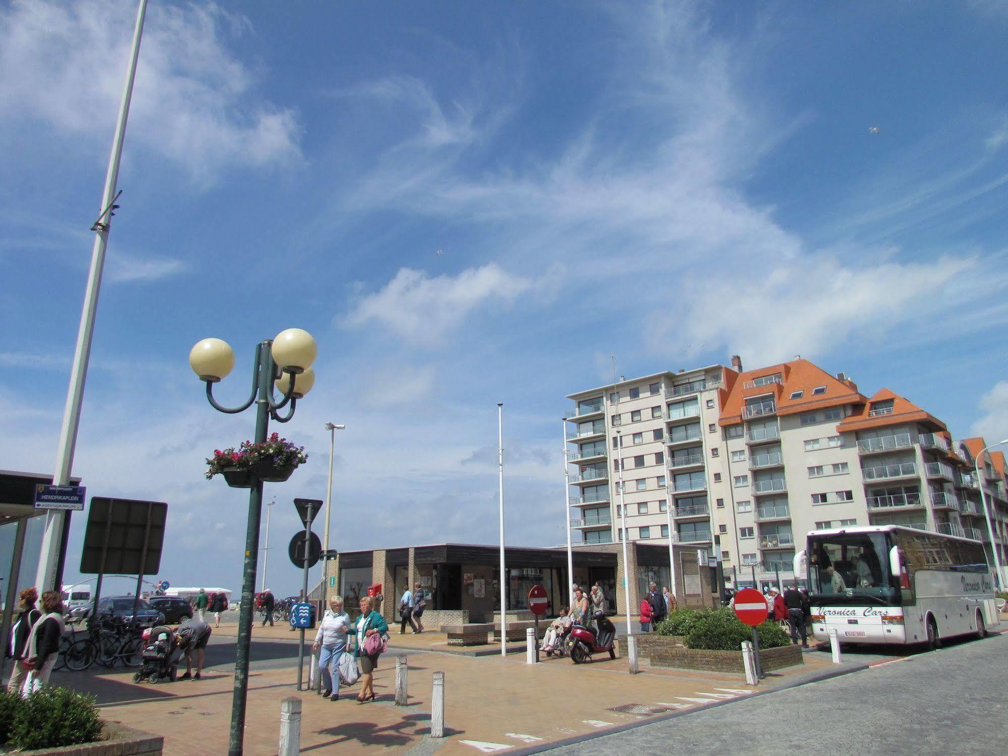 Hotel Uilenspiegel Nieuwpoort Esterno foto